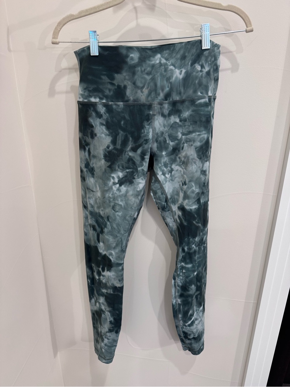 Lululemon Slate Green Tie-Dye Leggings